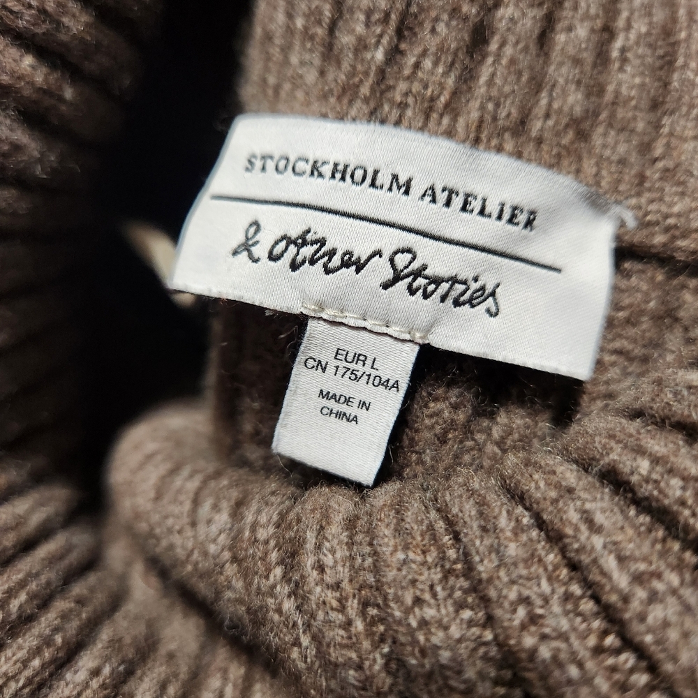 & Other Stories Wool Sleeveless Ribbed Turtleneck Sweater in Brown - Picture 4 of 5